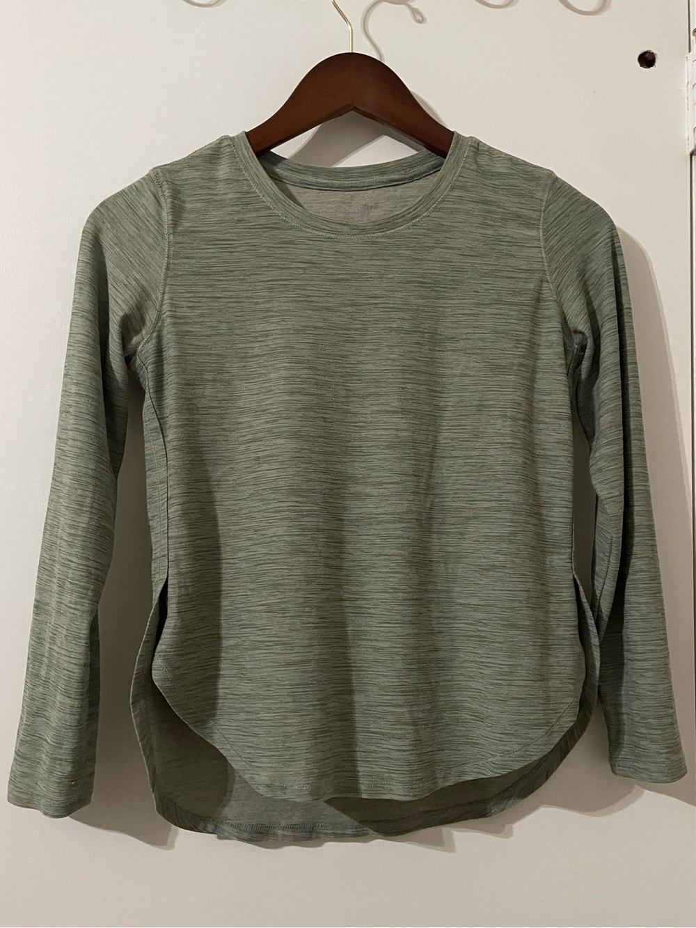 Old Navy Active Breathe On Long Sleeve Top Linden Green Girls L 10-12